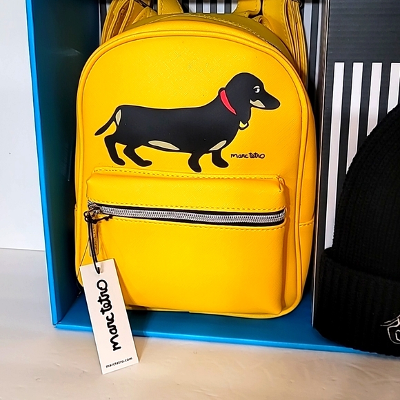 Marc Tetro Dachshund Mini Backpack & Beanie Set - Picture 6 of 7